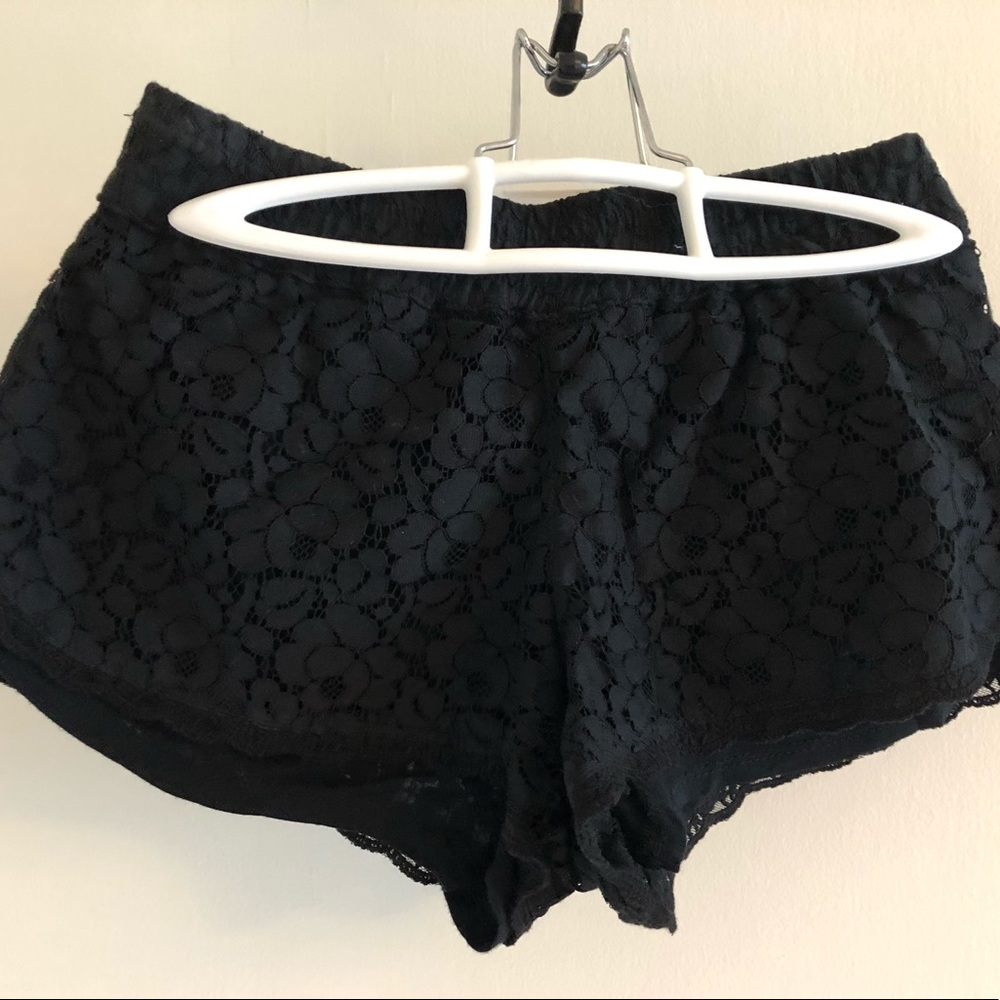 VGUC xs Talula brand Aritzia black lace shorts